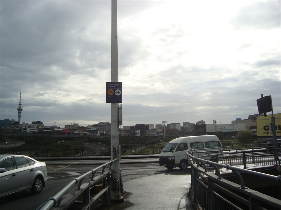 Newtown Road over-bridge shared path