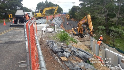 Diggers repairing a slip.