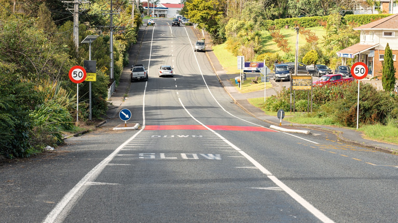 Dragon teeth road markings