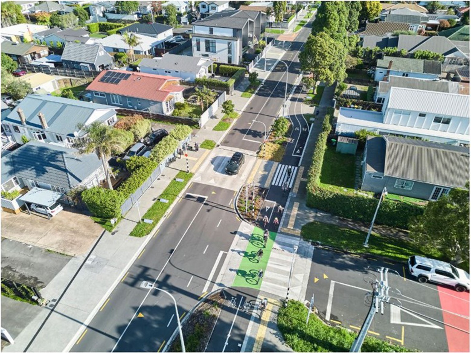 An aerial view of the new cycleway and foothpath from Point Chevalier to Westmere.
