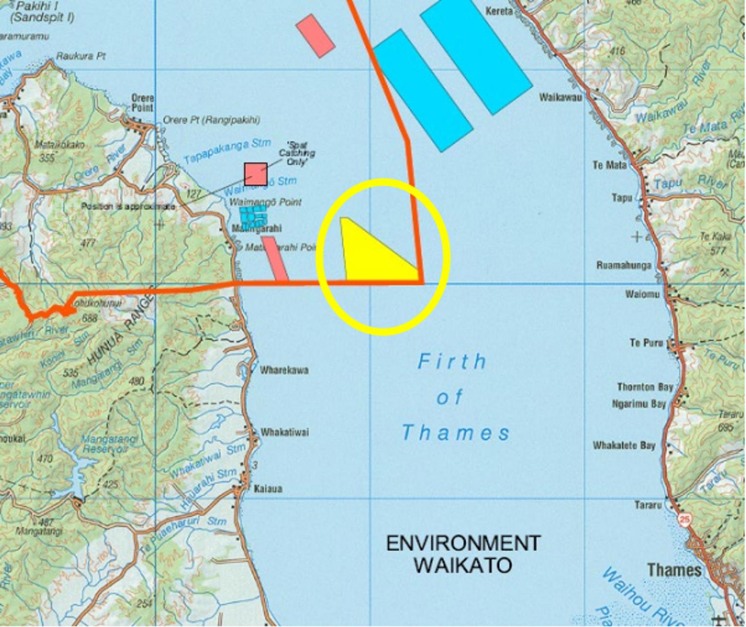 Map of Firth of Thames showing surrounding coastline.
